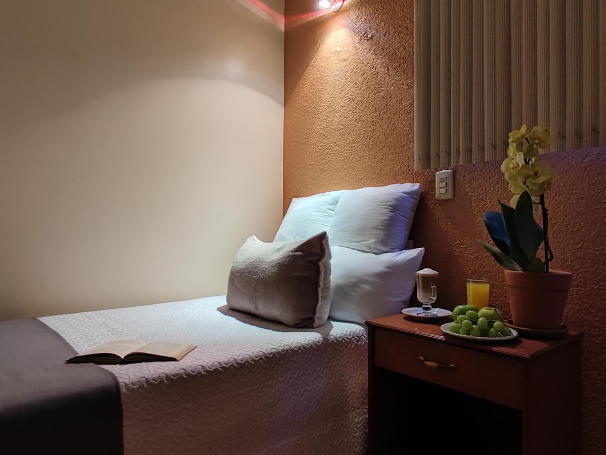 Hotel Express Quinta Soledad Мексико Сити Екстериор снимка